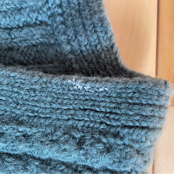 Sweater vest - Picture 2 of 2